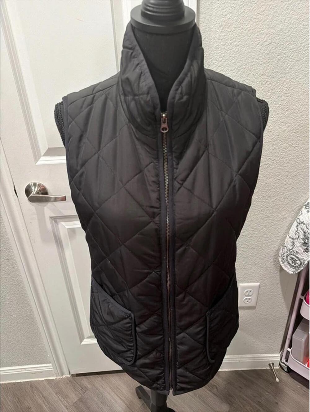market & spruce Quilted Black Vest Medium